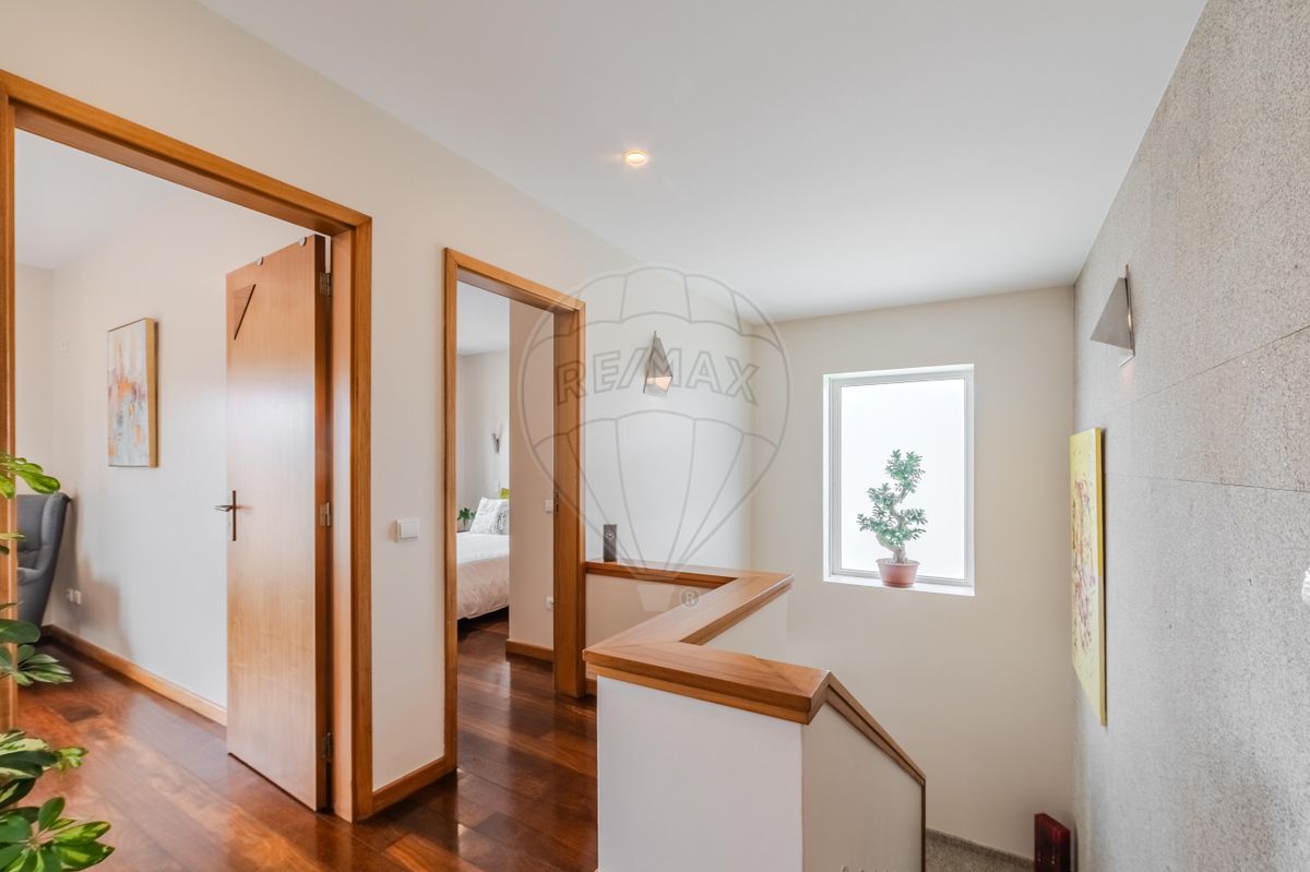 listing 126861015-33 picture-0