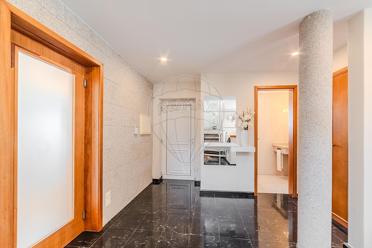 listing 126861015-33 picture-0