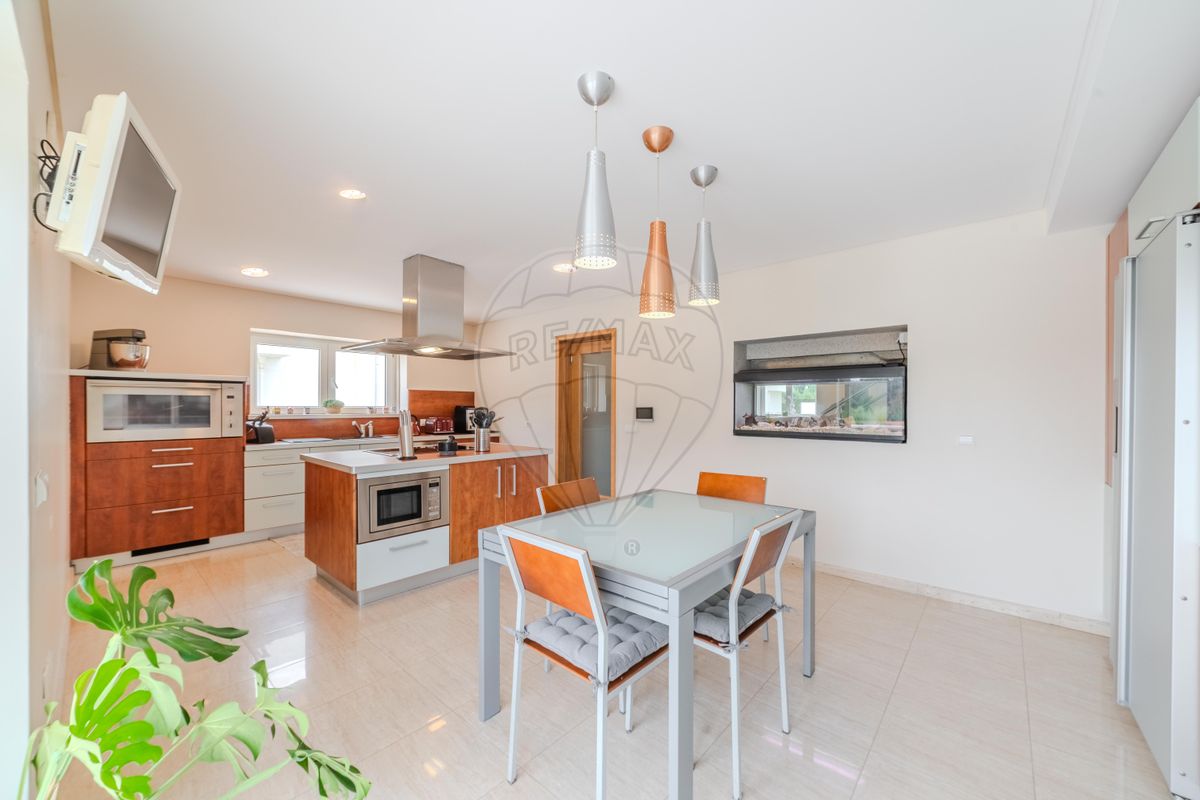 listing 126861015-33 picture-0