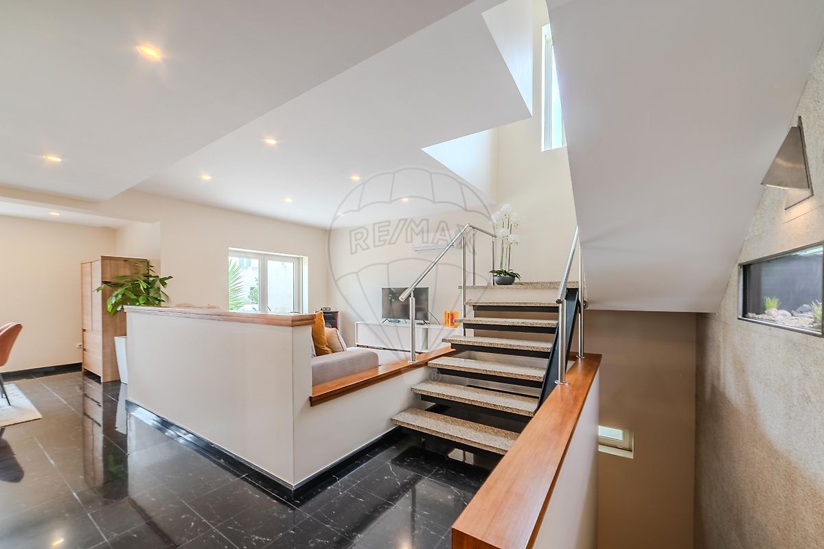 listing 126861015-33 picture-0