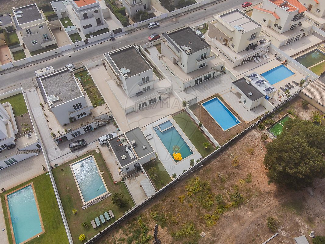 listing 126861015-33 picture-0