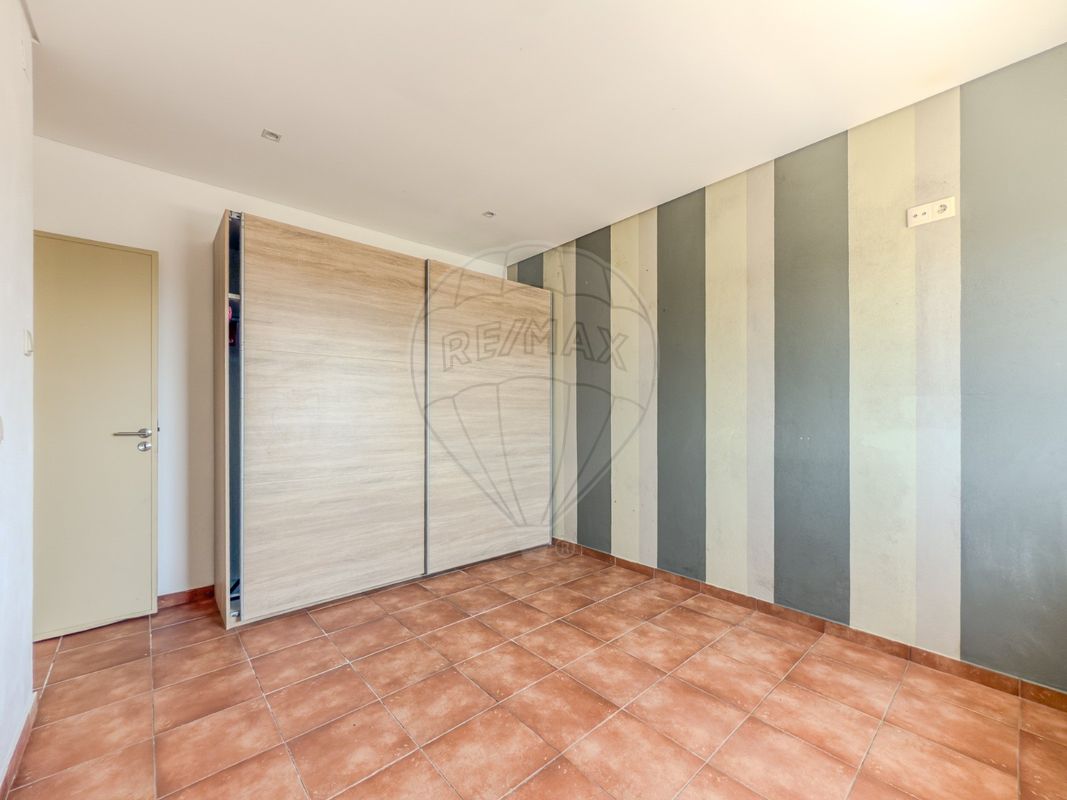 listing 126861010-15 picture-0
