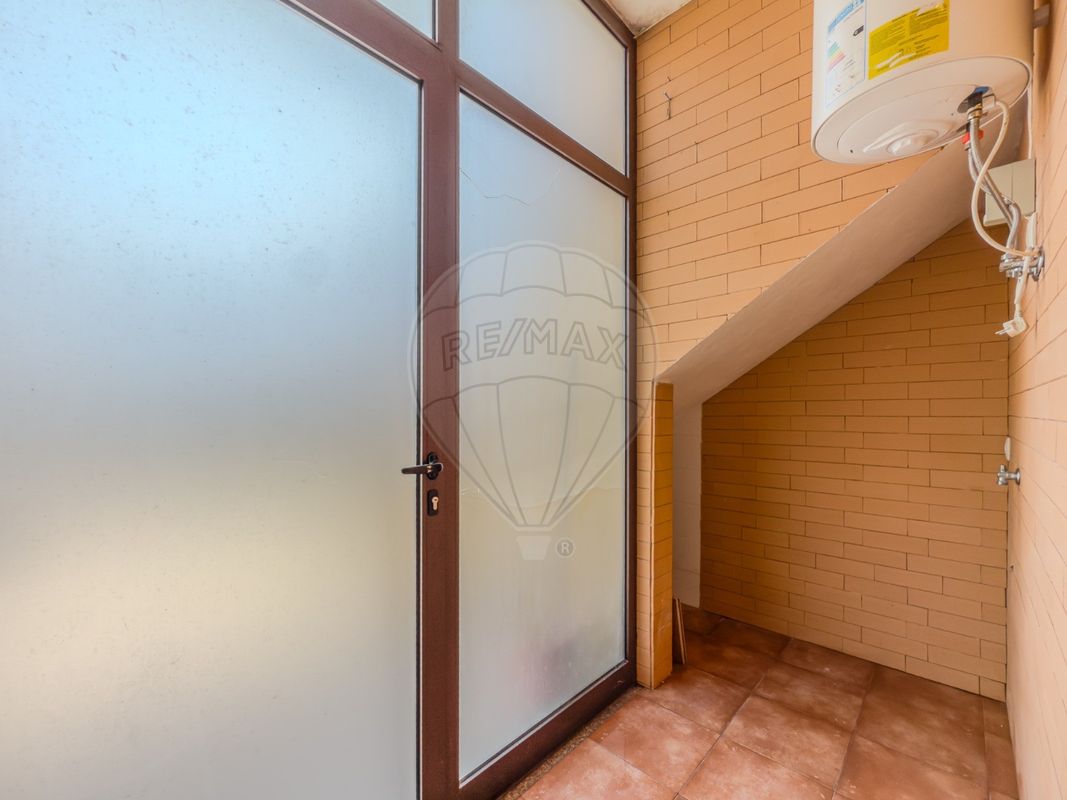 listing 126861010-15 picture-0