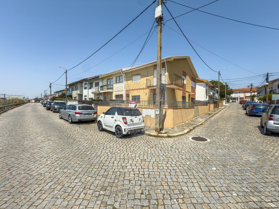 listing 126861010-15 picture-0
