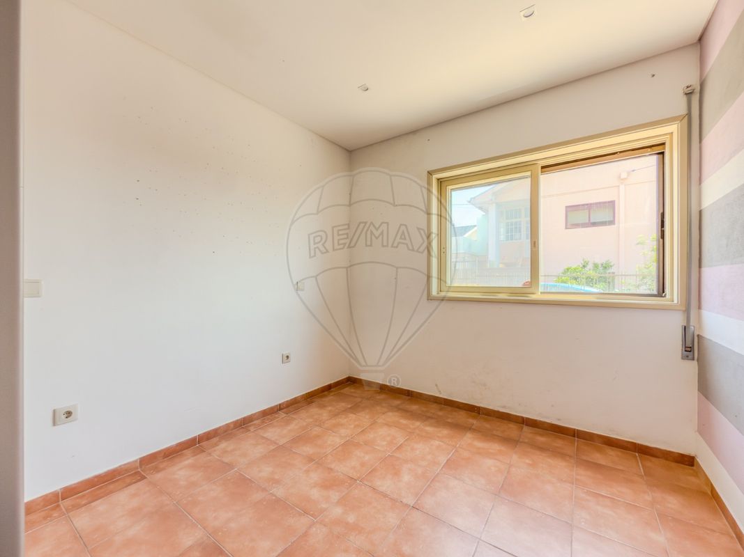 listing 126861010-15 picture-0