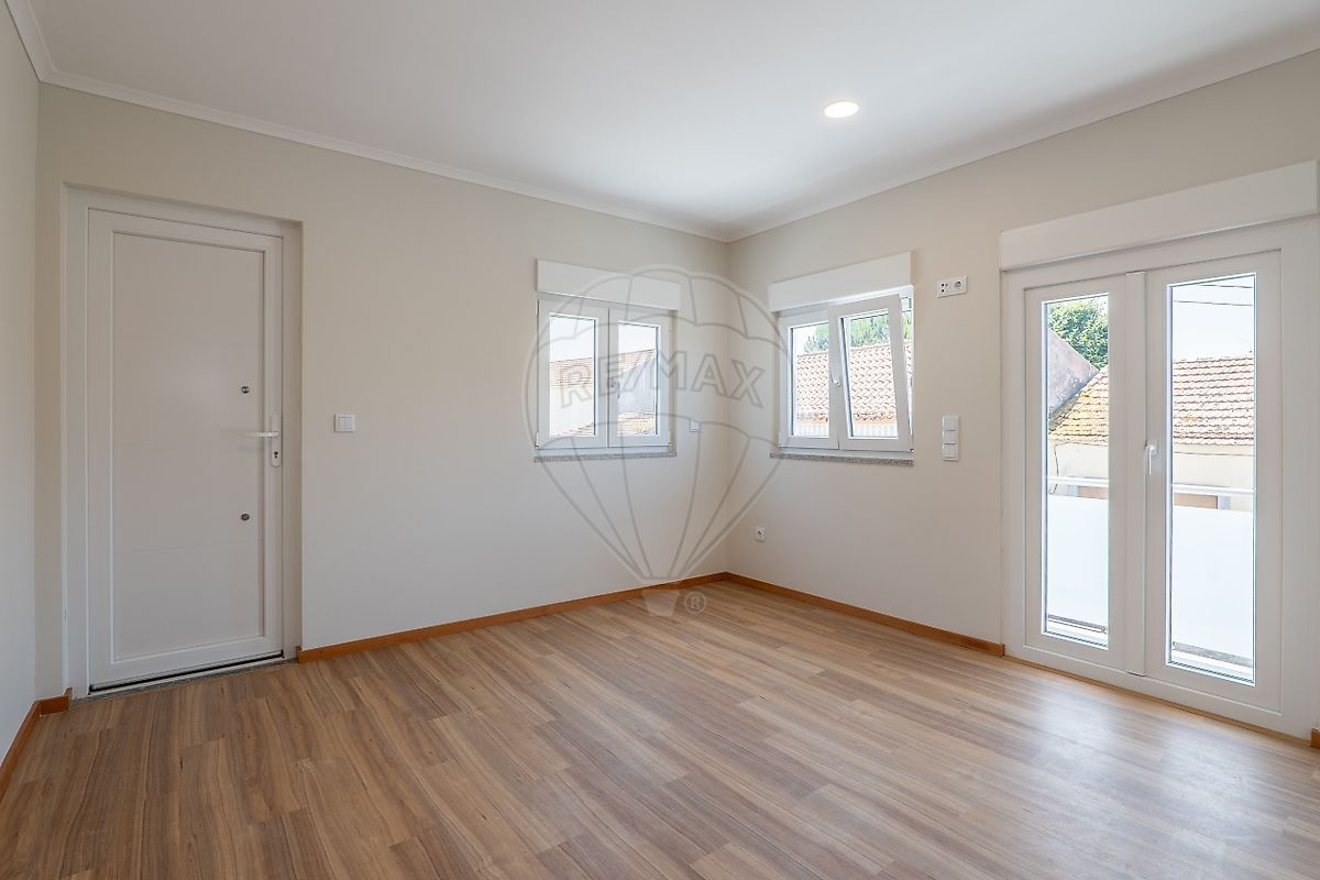 listing 126861081-2 picture-0