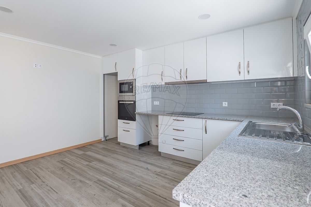 listing 126861081-2 picture-0