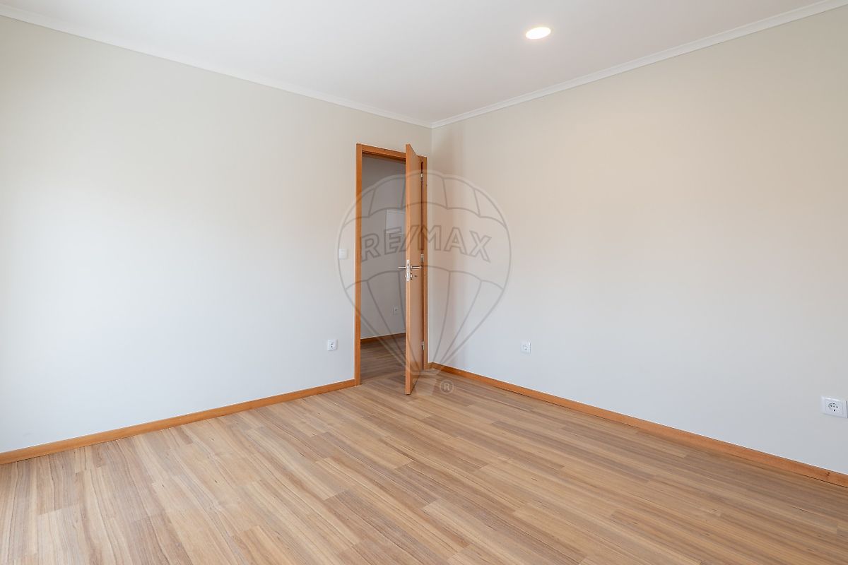 listing 126861081-2 picture-0