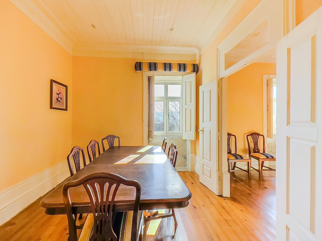 Moradia T5 para venda