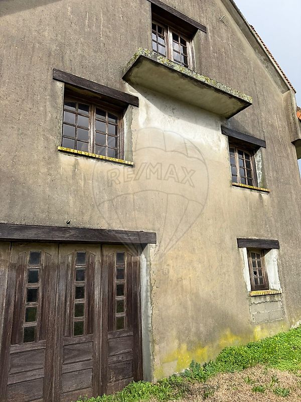 Terreno à venda em Santa Maria da Feira