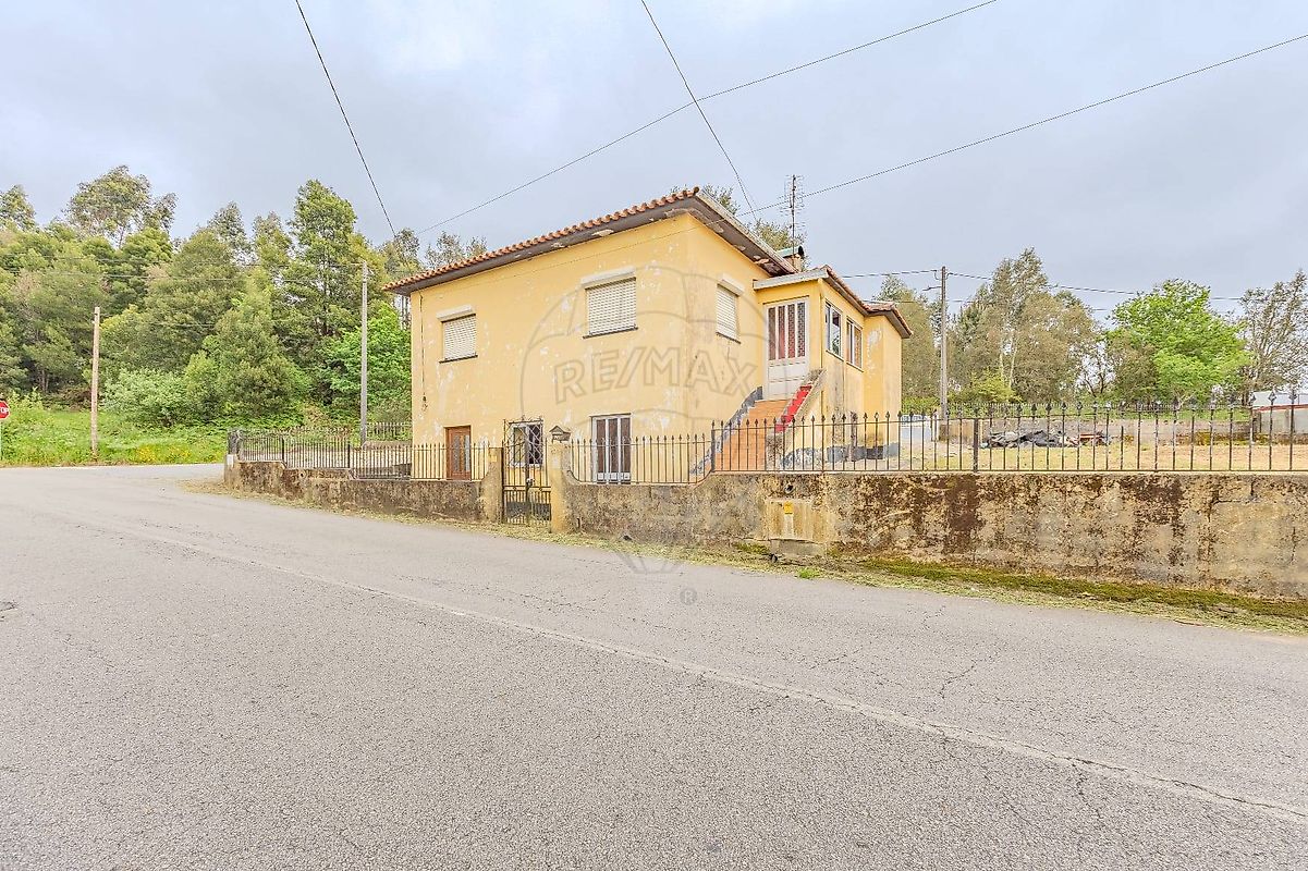 Moradia T3 à venda em Santa Maria da Feira