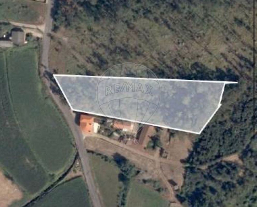 Terreno à venda em Santa Maria da Feira