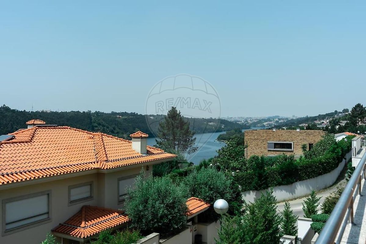 Moradia T5 à venda em Gondomar
