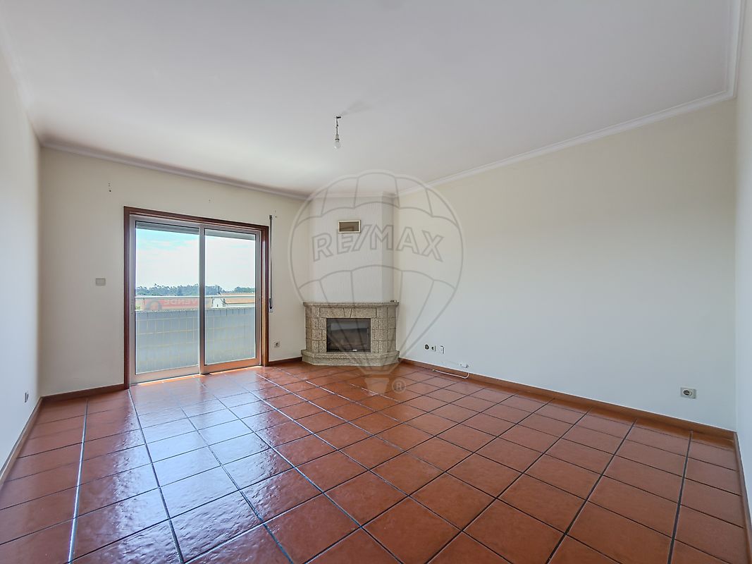 Apartamento - São Miguel do Souto e Mosteirô, Santa Maria da Feira, Aveiro