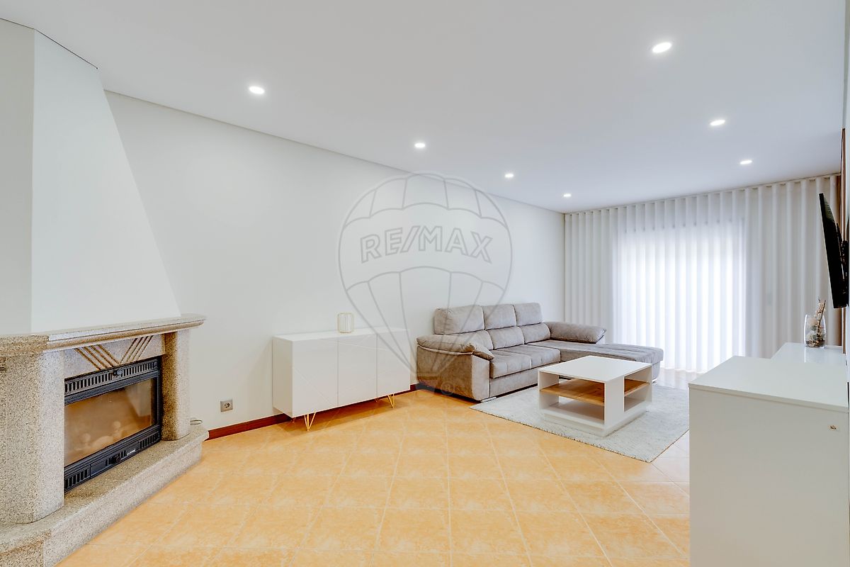 Apartamento - Escapães, Santa Maria da Feira, Aveiro