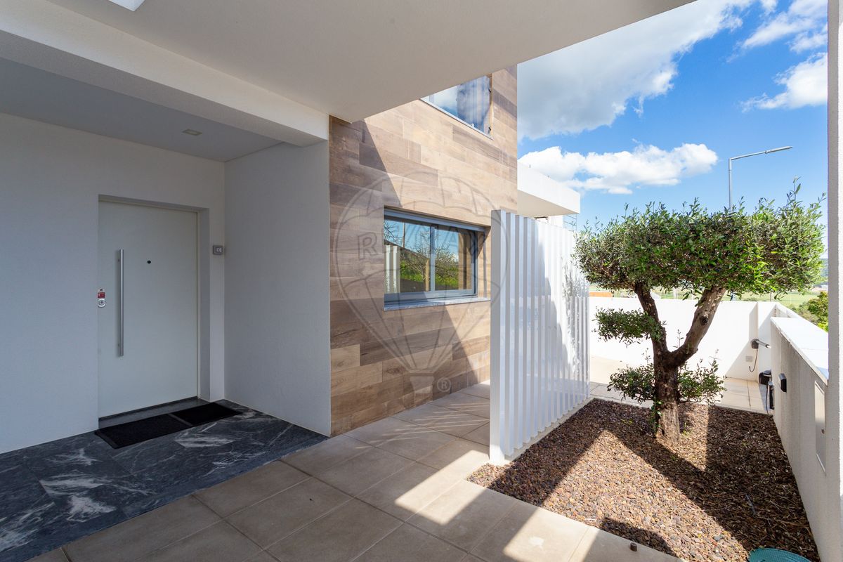 listing 126871002-43 picture-0