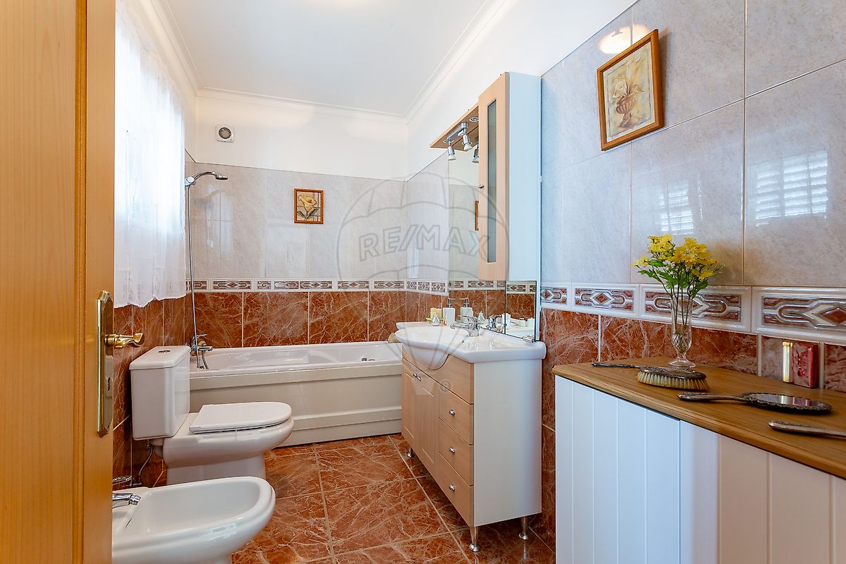 listing 126871002-44 picture-0