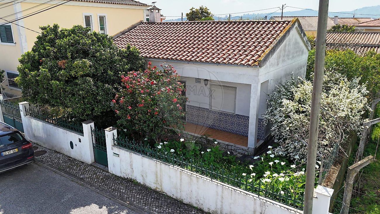 Moradia T2 à venda em Loures