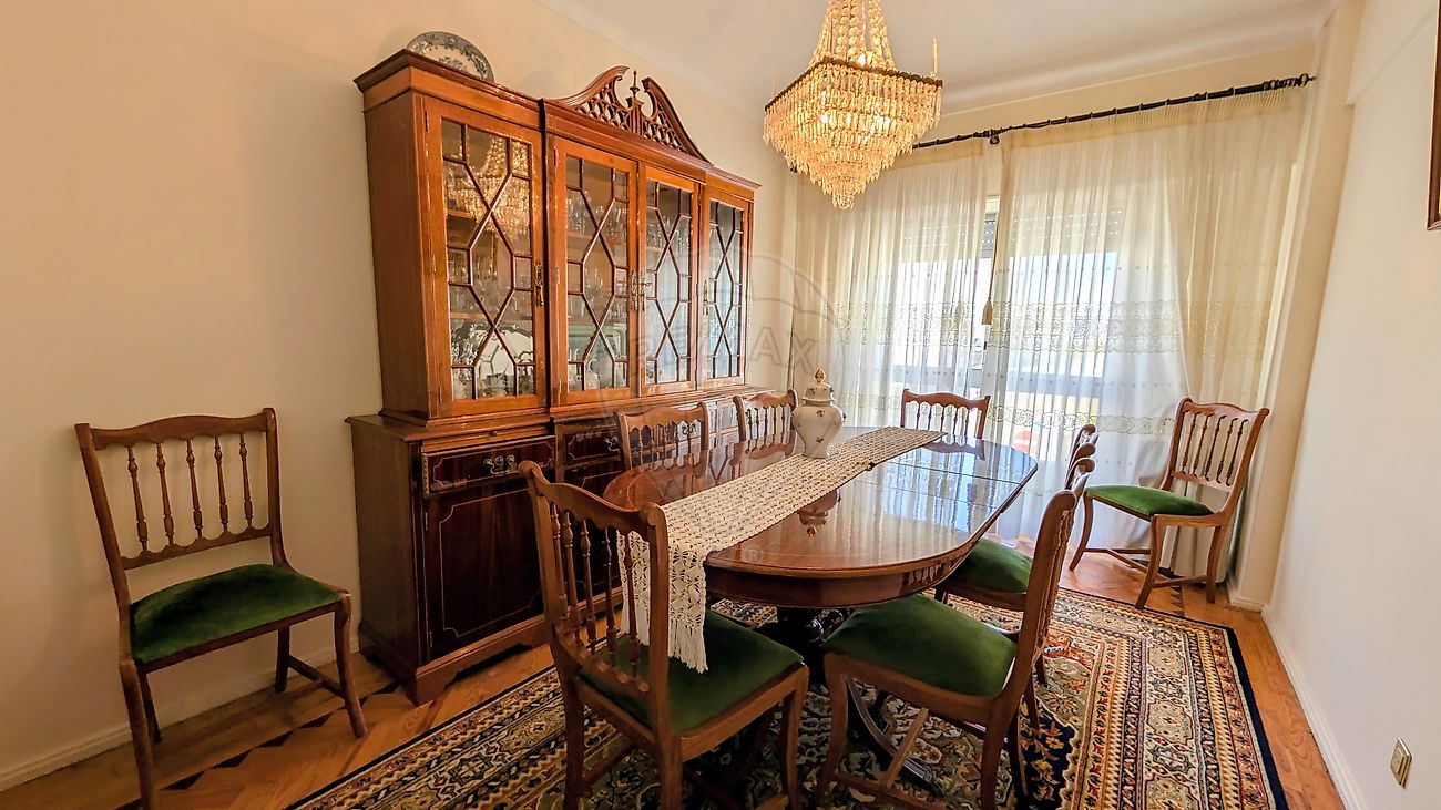 Apartamento T3 à venda em Loures