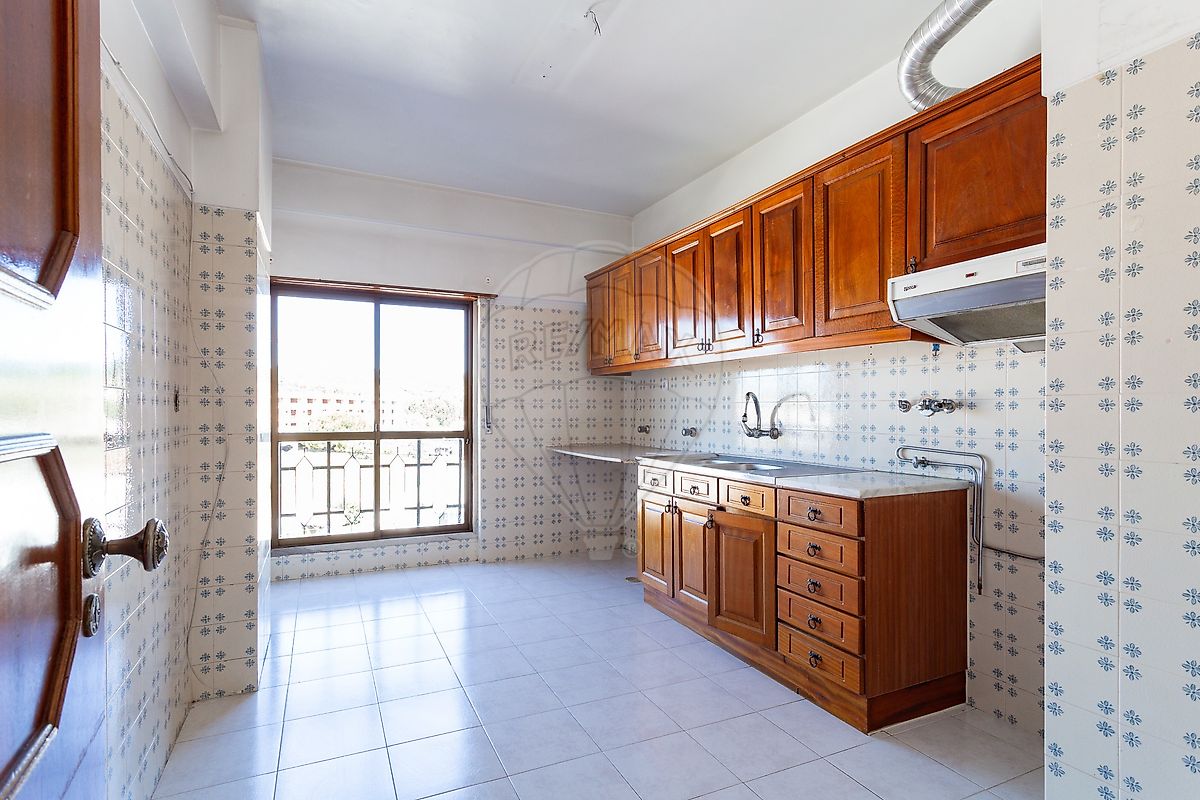 Apartamento T3 à venda em Loures