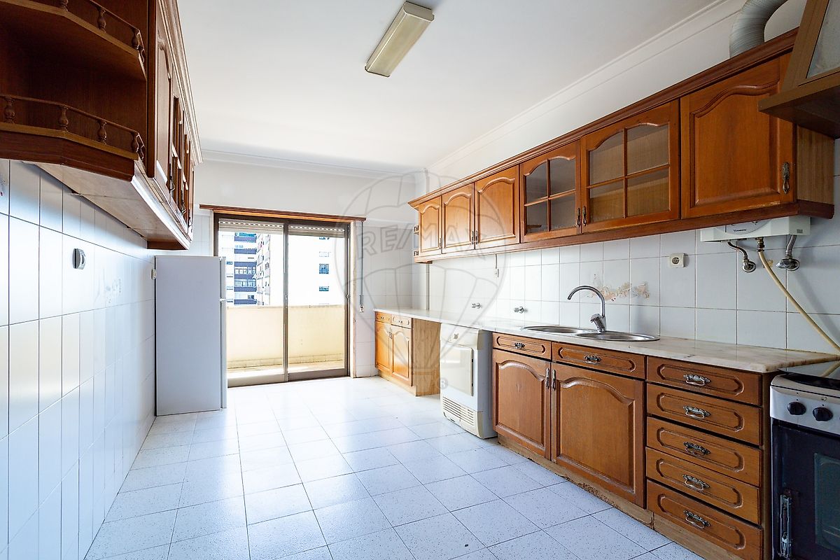 Apartamento T4 à venda em Loures