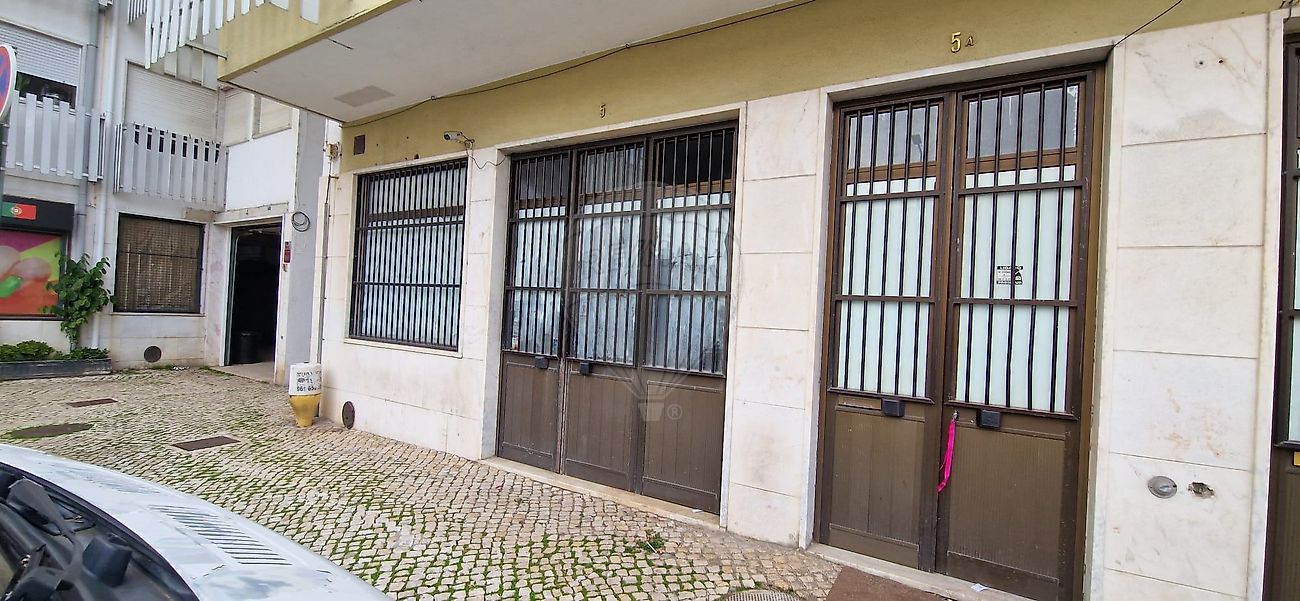 Loja - Águas Livres, Amadora, Lisboa