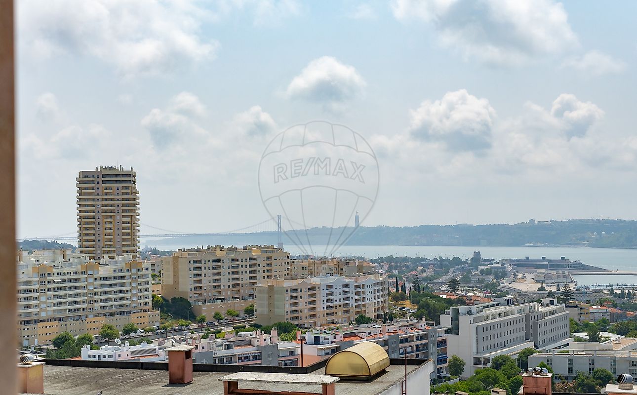 Apartamento T3 à venda em Oeiras