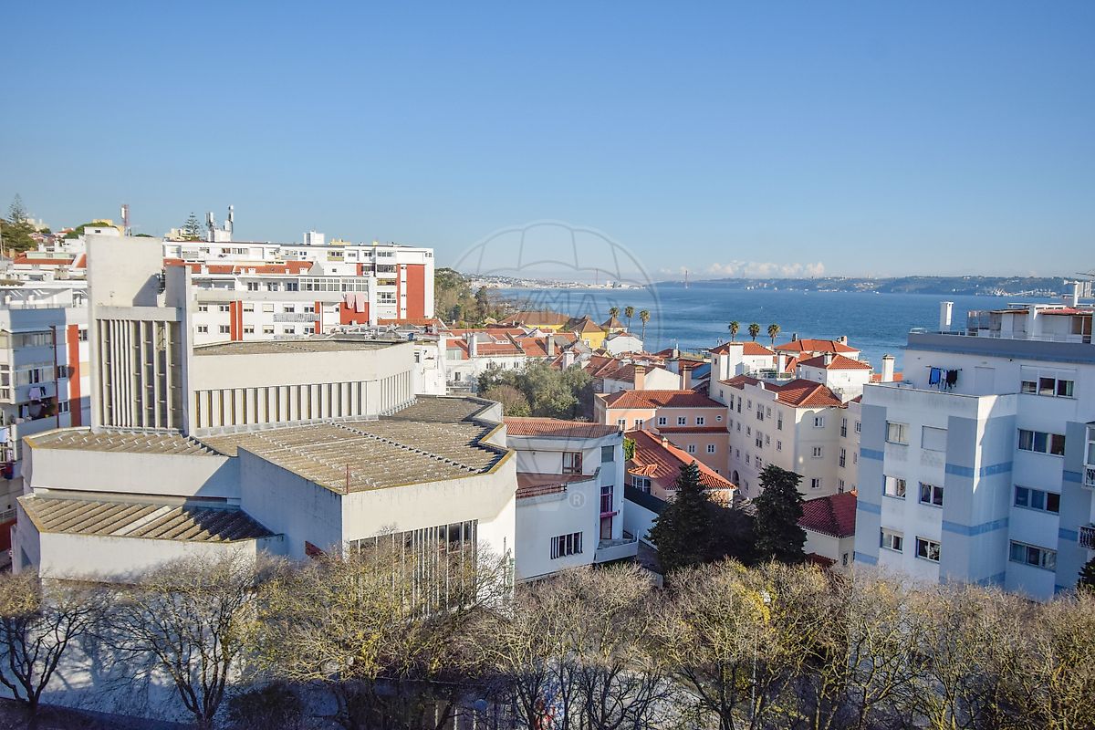 Apartamento T3 à venda em Oeiras