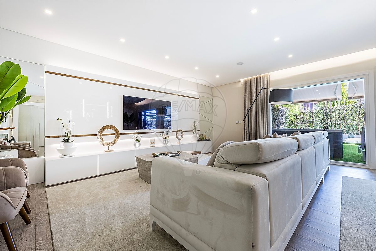 Apartamento T4 à venda em Loures