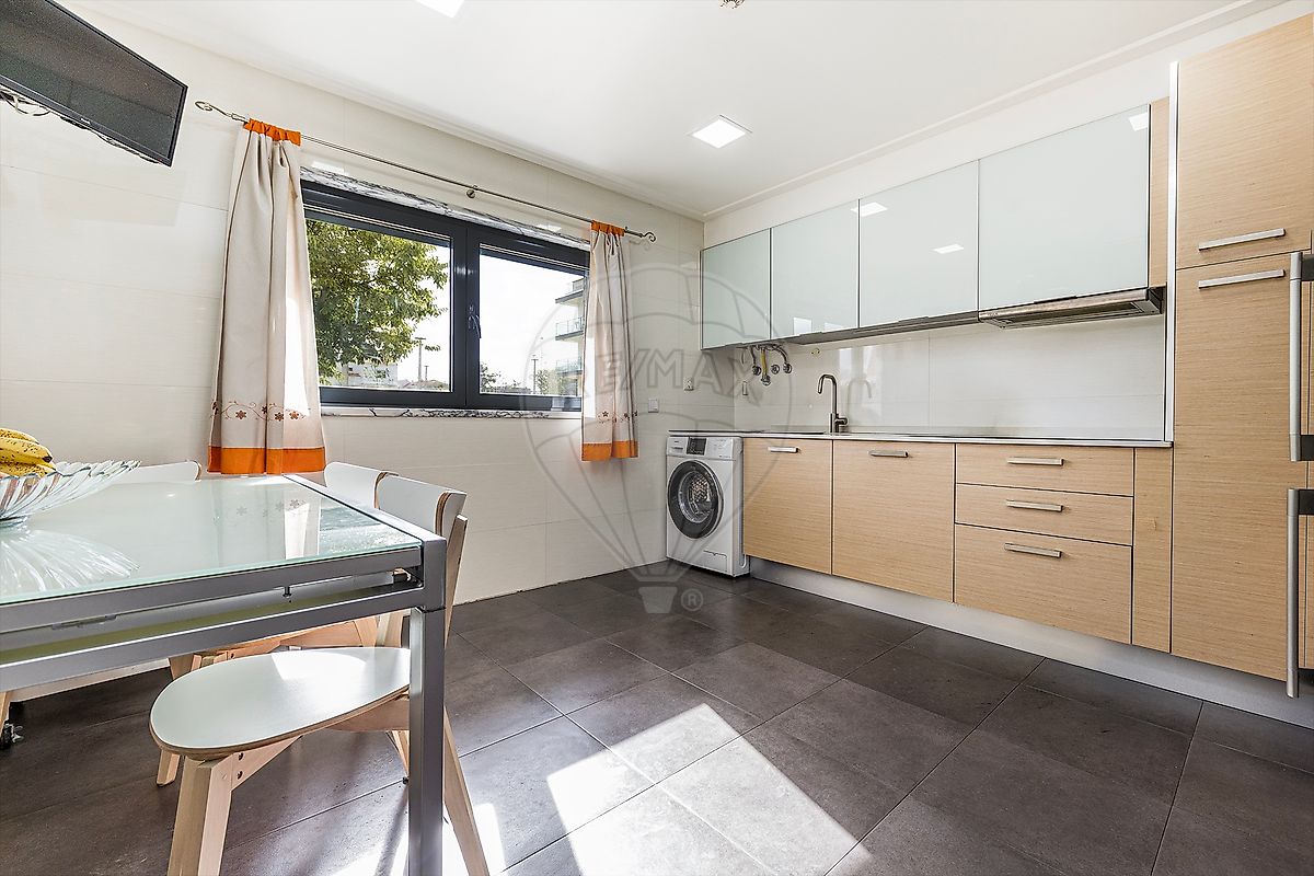 Apartamento T4 à venda em Santo António da Charneca, Barreiro — foto 8