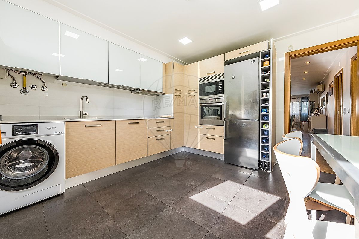 Apartamento T4 à venda em Santo António da Charneca, Barreiro — foto 9