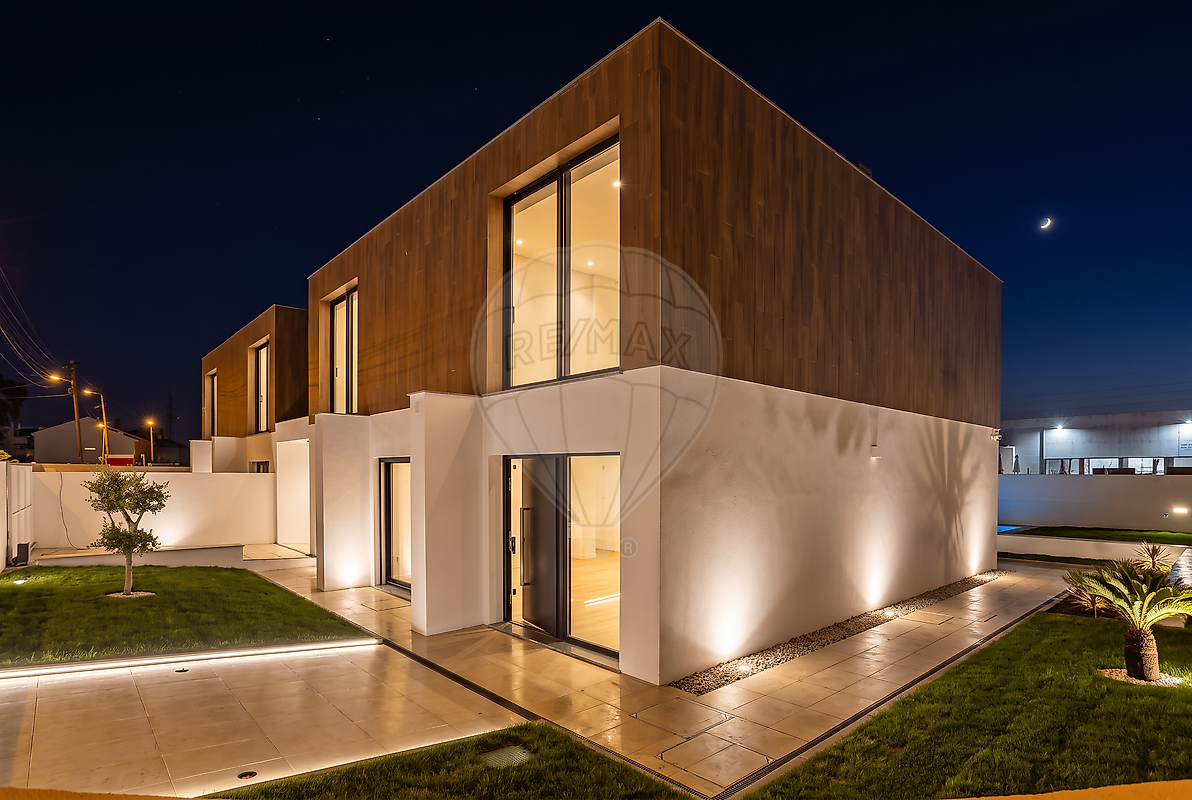 Moradia T4 - Santo António da Charneca, Barreiro, Setúbal
