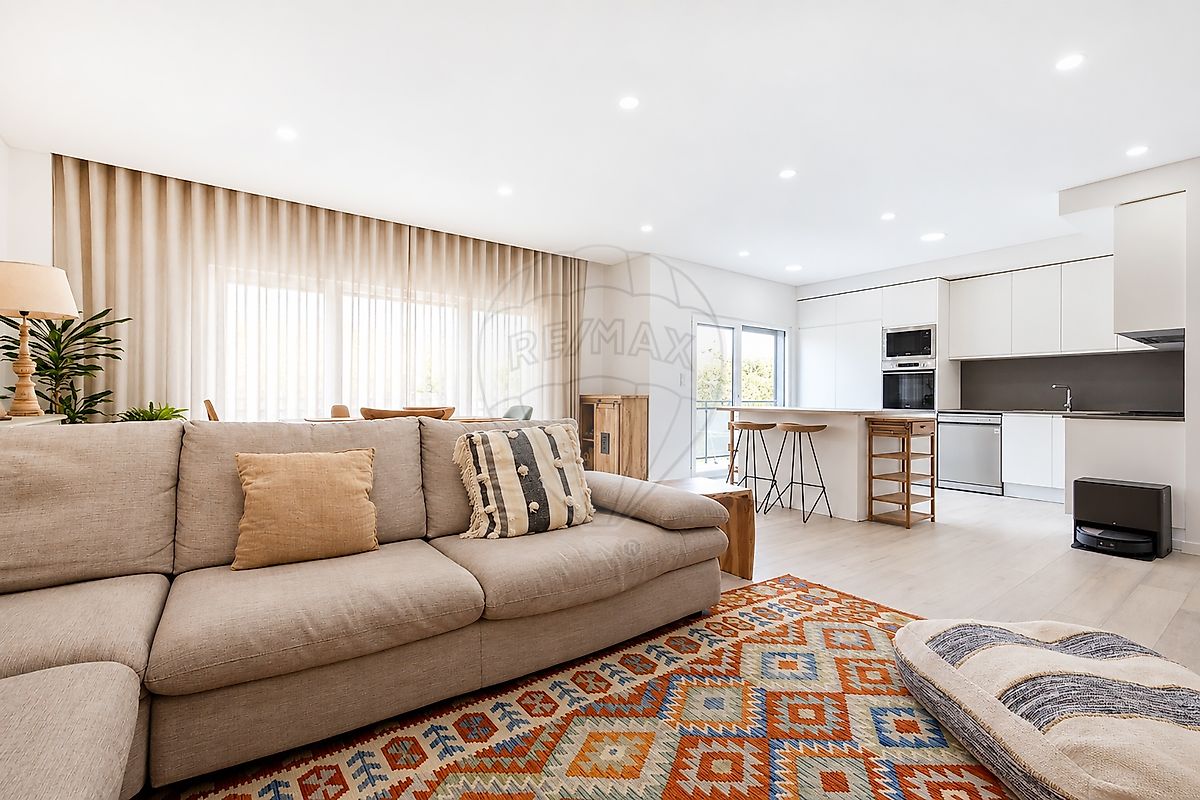 Apartamento T3 à venda em Seixal