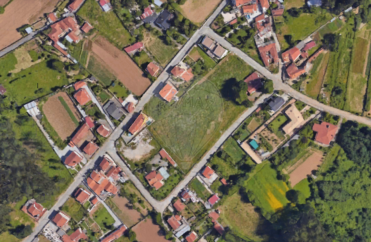 Land for sale in Vila Nova de Gaia, Portugal — €440,000