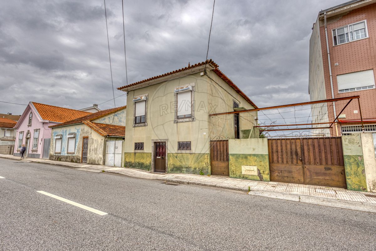 Moradia T5 para venda
