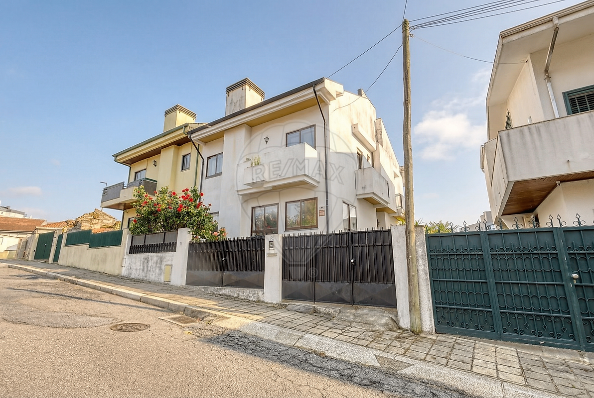 Moradia T4 à venda em Valongo