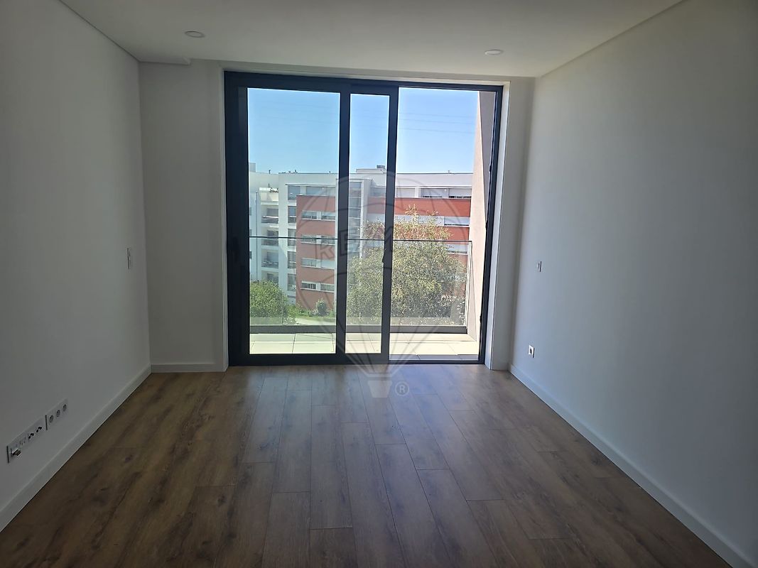 Apartamento T1 para arrendar em Maia