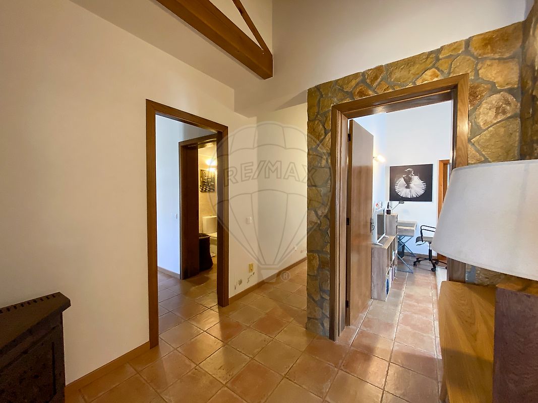 listing 126941009-28 picture-0
