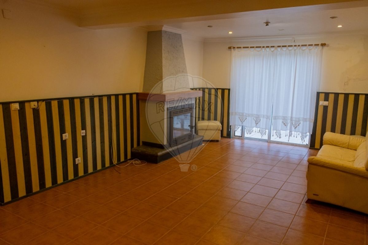 listing 126941022-9 picture-0