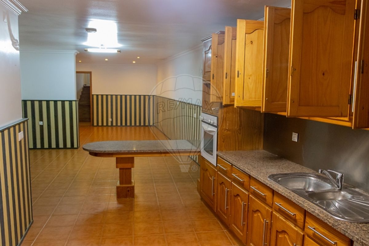 listing 126941022-9 picture-0