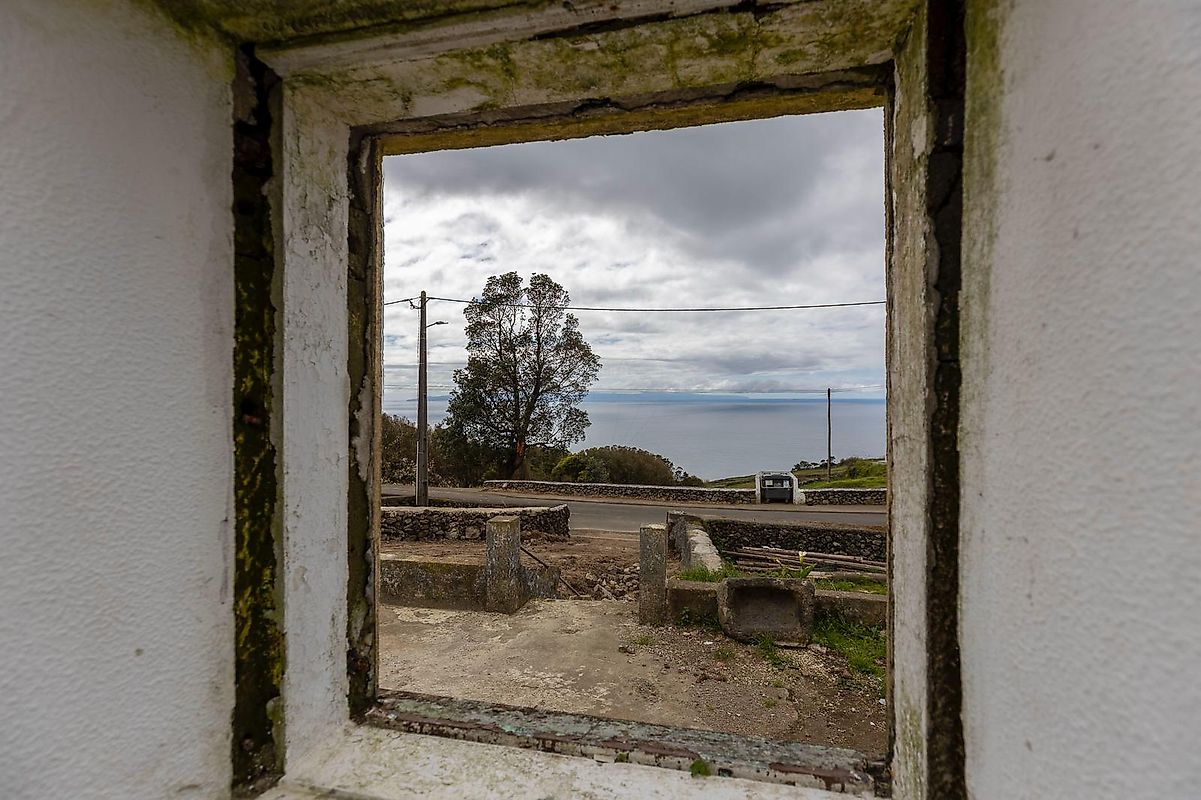 listing 126941021-90 picture-0