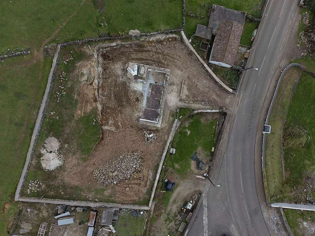 listing 126941021-90 picture-0