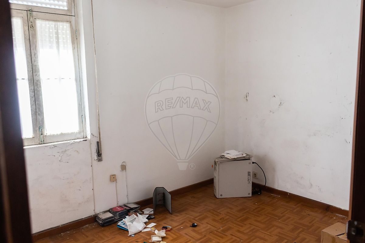 listing 126941017-25 picture-0