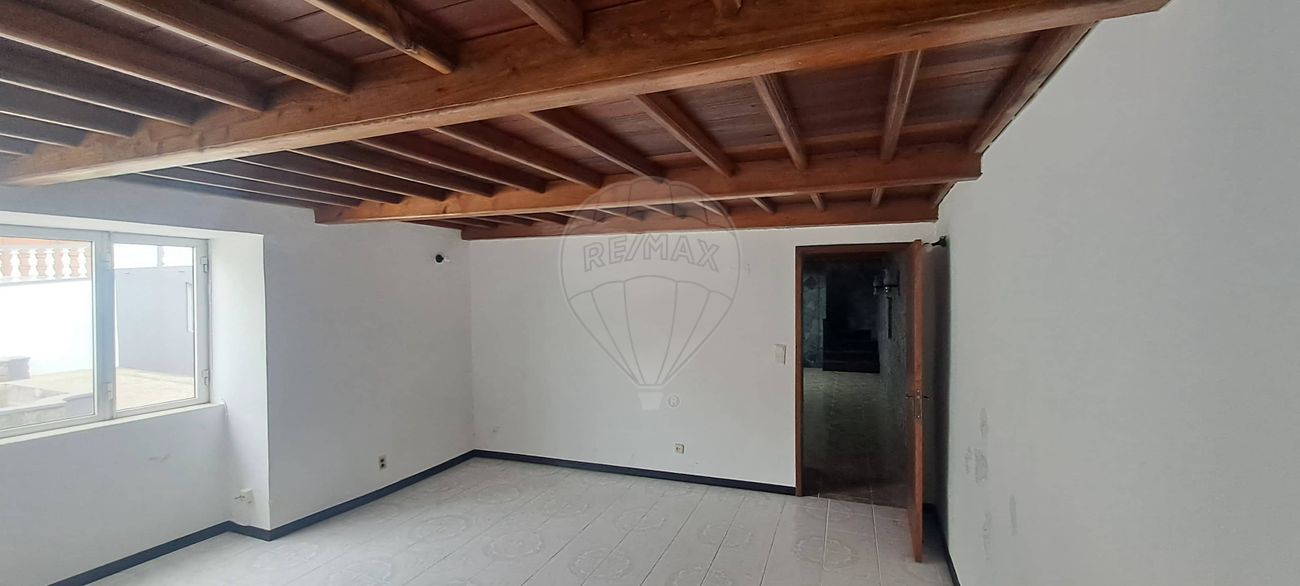 Moradia T4 para venda