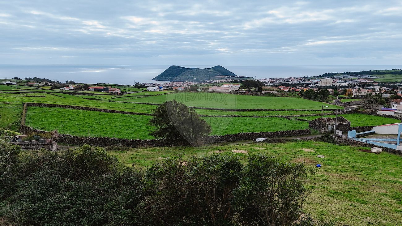 Terreno à venda em Angra do Heroísmo