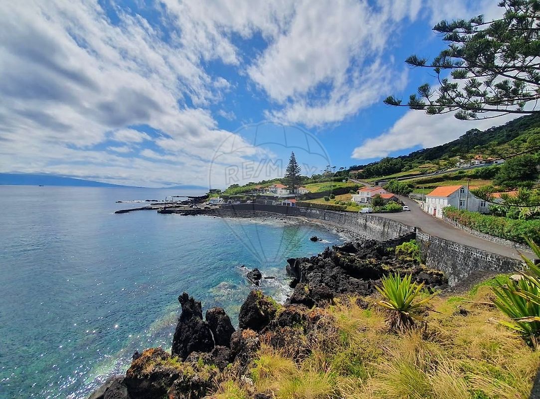 Moradia - Manadas (Santa Bárbara), Velas, Ilha de São Jorge