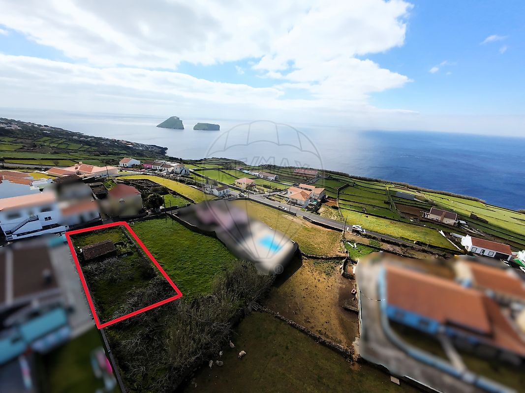 Terreno à venda em Angra do Heroísmo