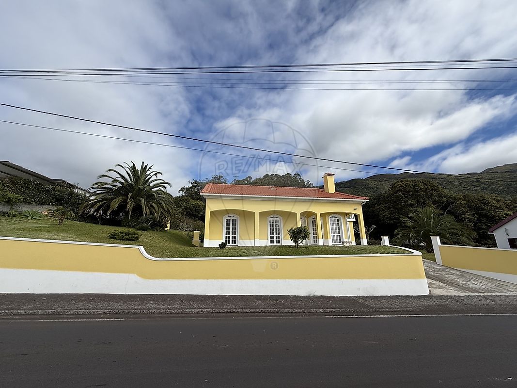 Moradia - Urzelina (São Mateus), Velas, Ilha de São Jorge