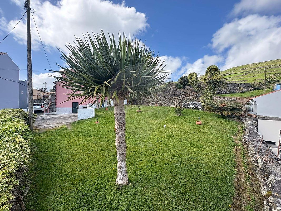 Terreno à venda em Angra do Heroísmo