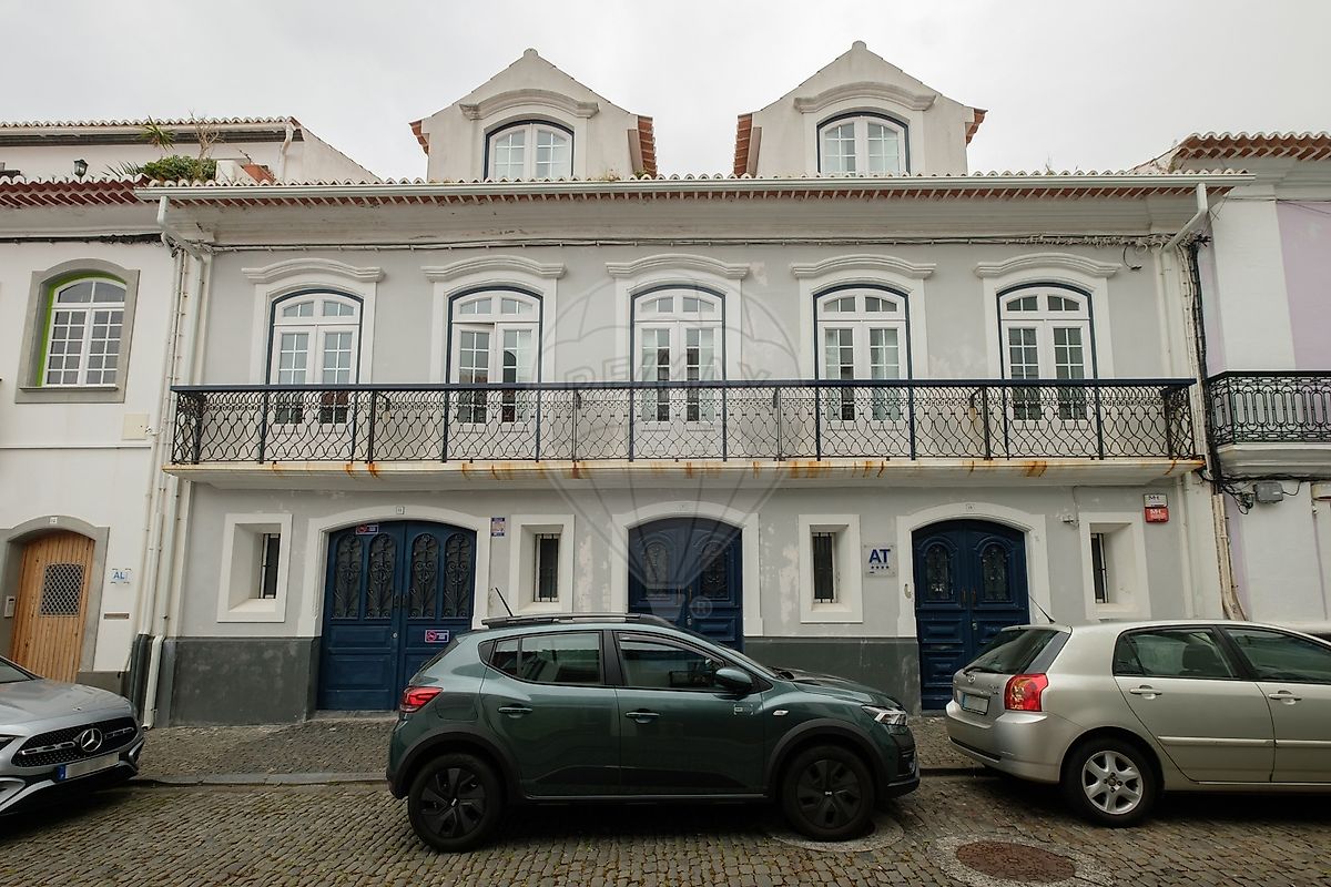 Prédio T12 à venda em Angra do Heroísmo